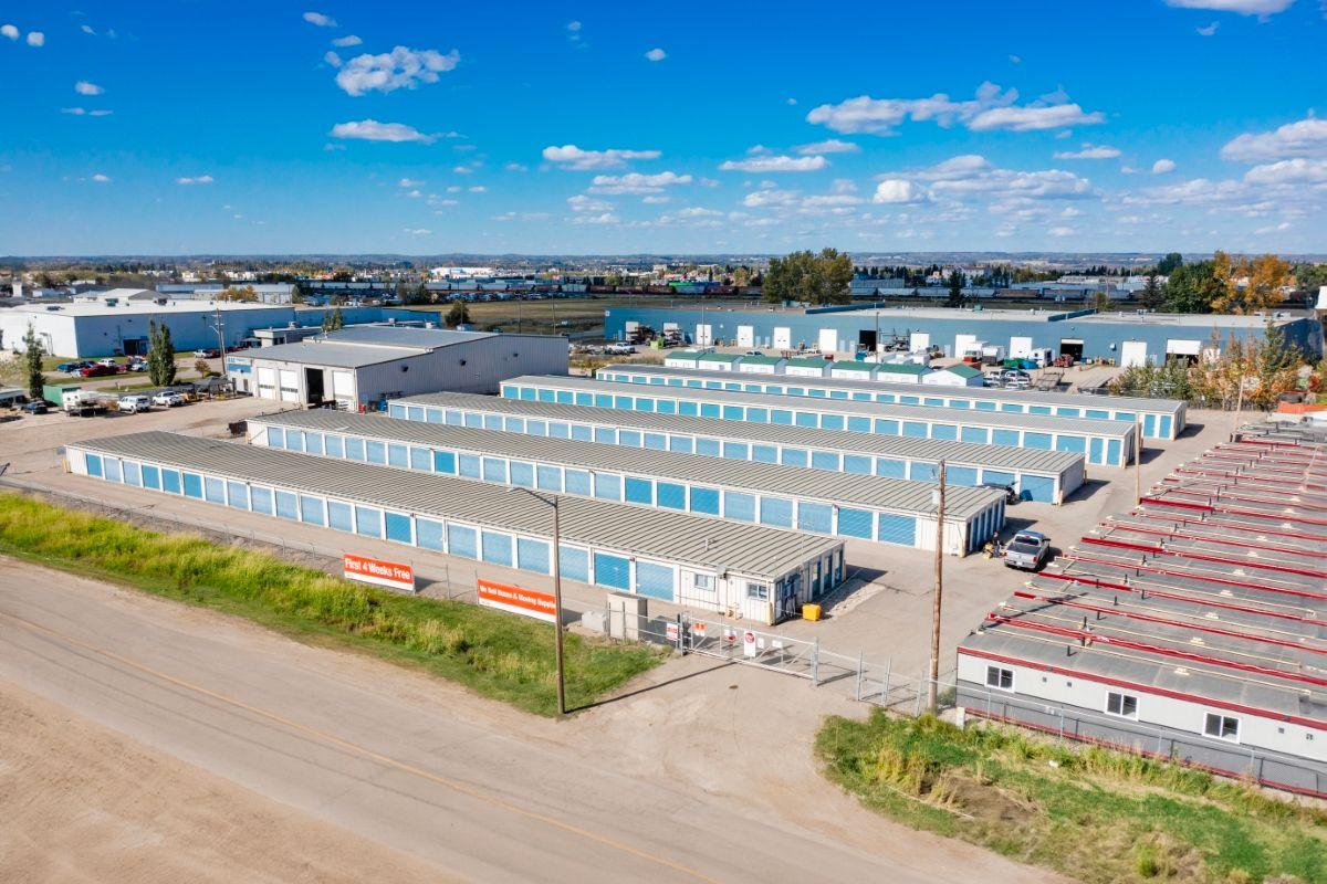 Vue aérienne du site de entreposage - Sentinel Storage - Spruce Grove West (Self-Serve)