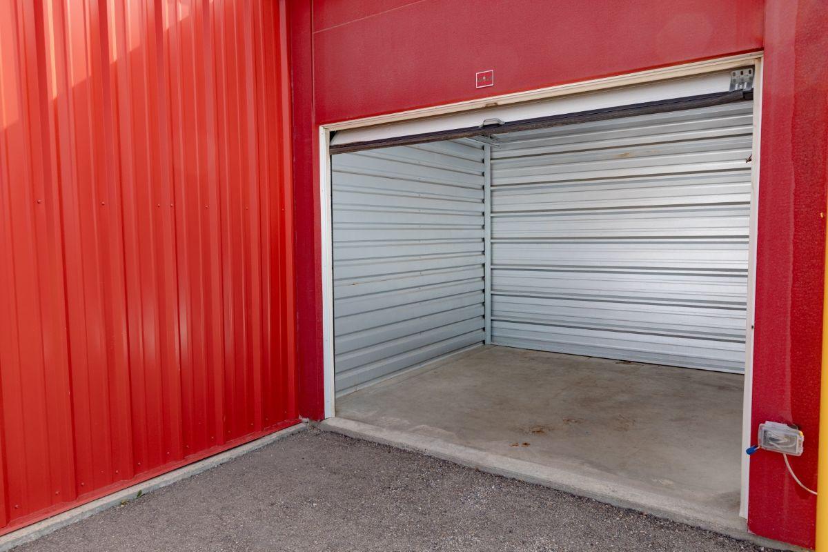 Large Storage Unit - Sentinel Storage - Edmonton North West