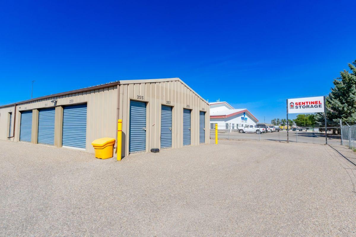 Small Storage Units - Sentinel Storage - Lethbridge (Self-Serve)