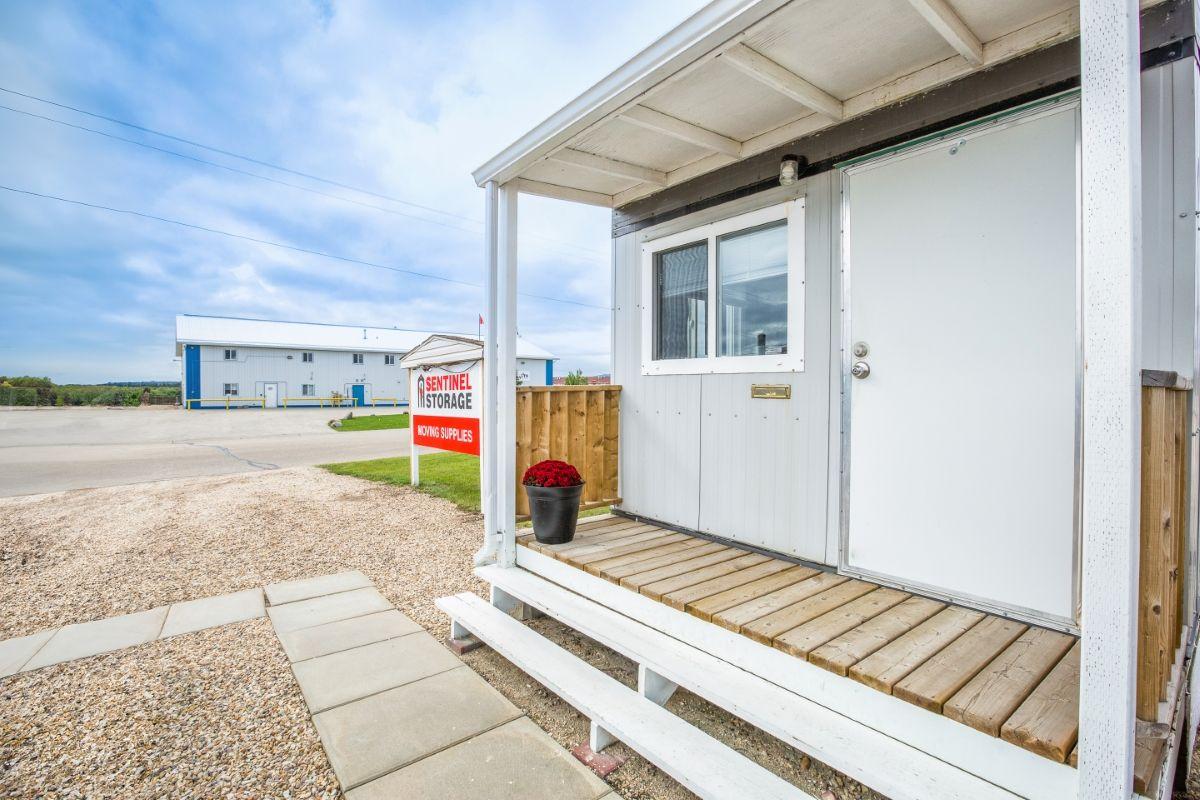 Entrée du bureau - Sentinel Storage - Whitecourt