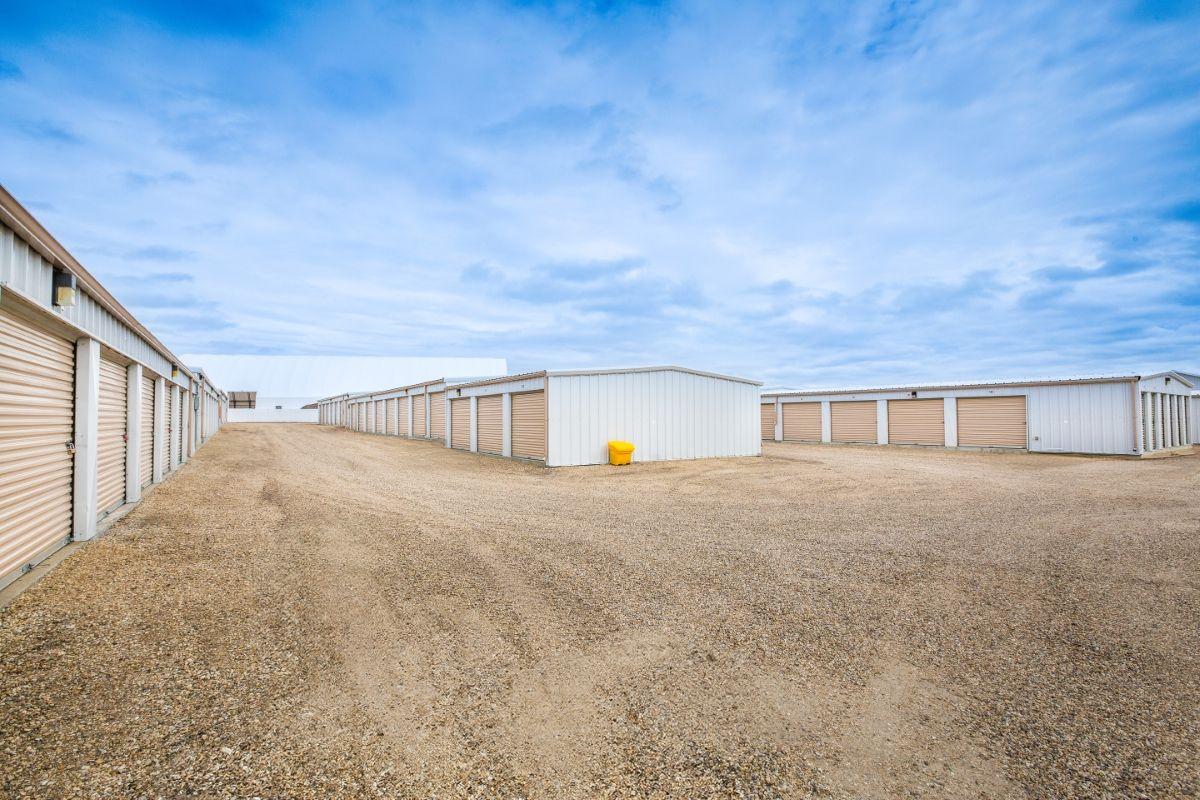 Unité avec accès voiture - Sentinel Storage - Whitecourt