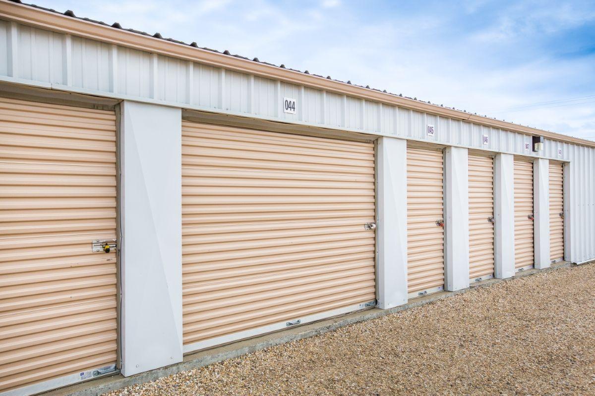 Unité avec accès voiture - Sentinel Storage - Whitecourt