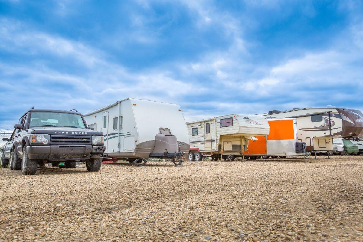 Stationnement extérieur - Sentinel Storage - Whitecourt