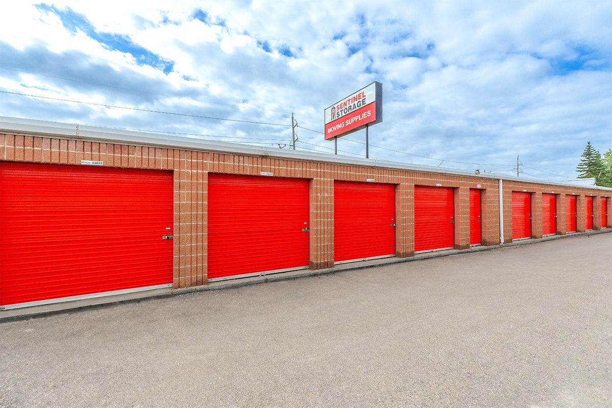 Drive up storage units - Sentinel Storage - Calgary South East (Self-Serve)