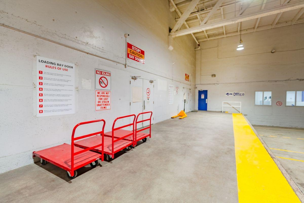 Chariots et diables - Sentinel Storage - Prince George