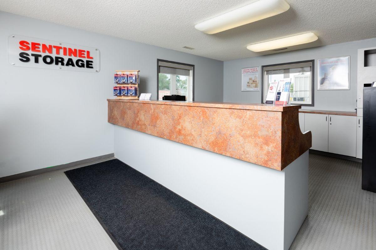 Bureau - Sentinel Storage - Edmonton Coronation
